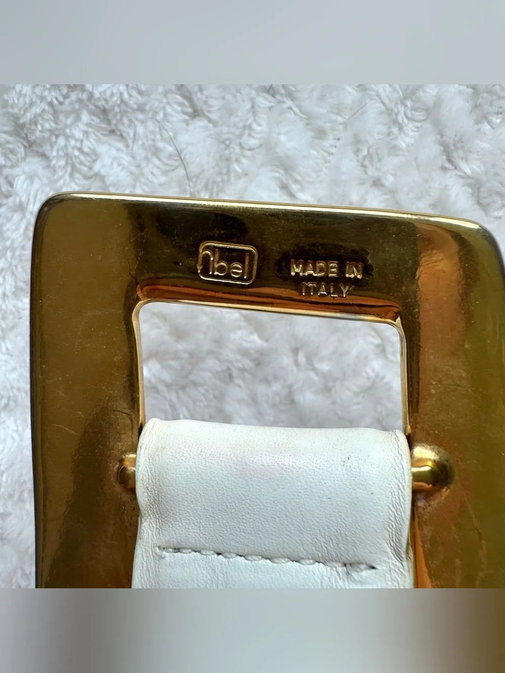 Classic White Leather Belt with Brushed Gold Buckle